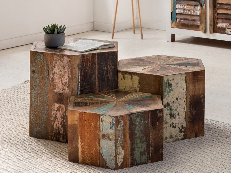 Detailaufnahme einer Massivholz‑Tischkante Wakefield mit geölter Oberfläche, sichtbarer Holzmaserung und abgerundeter Kante