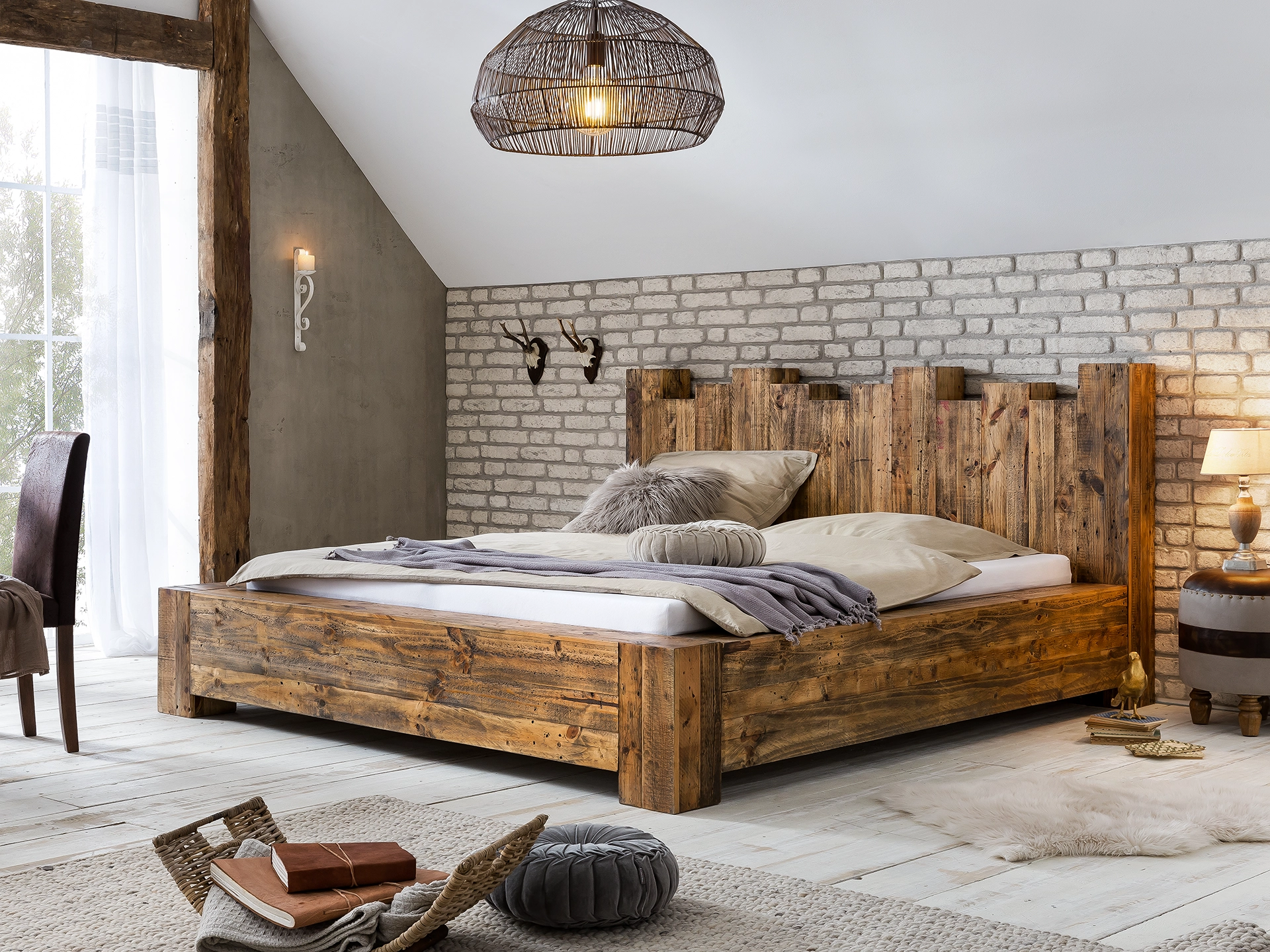 Ambientefoto Kingsburgh: Massivholzmöbel in warmem Eichenholz, modernes Wohnzimmer mit Teppich, Pflanze und gemütlicher Atmosphäre