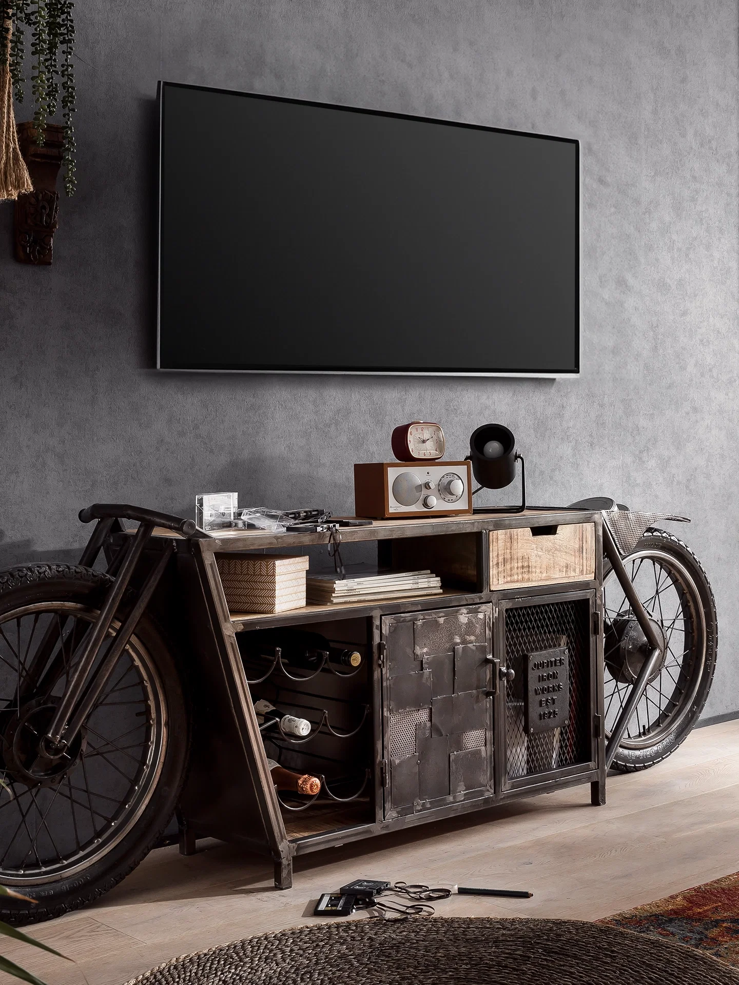 TV-Konsole Harlow aus Holz und Metall als markantes Möbel im Industrial Look