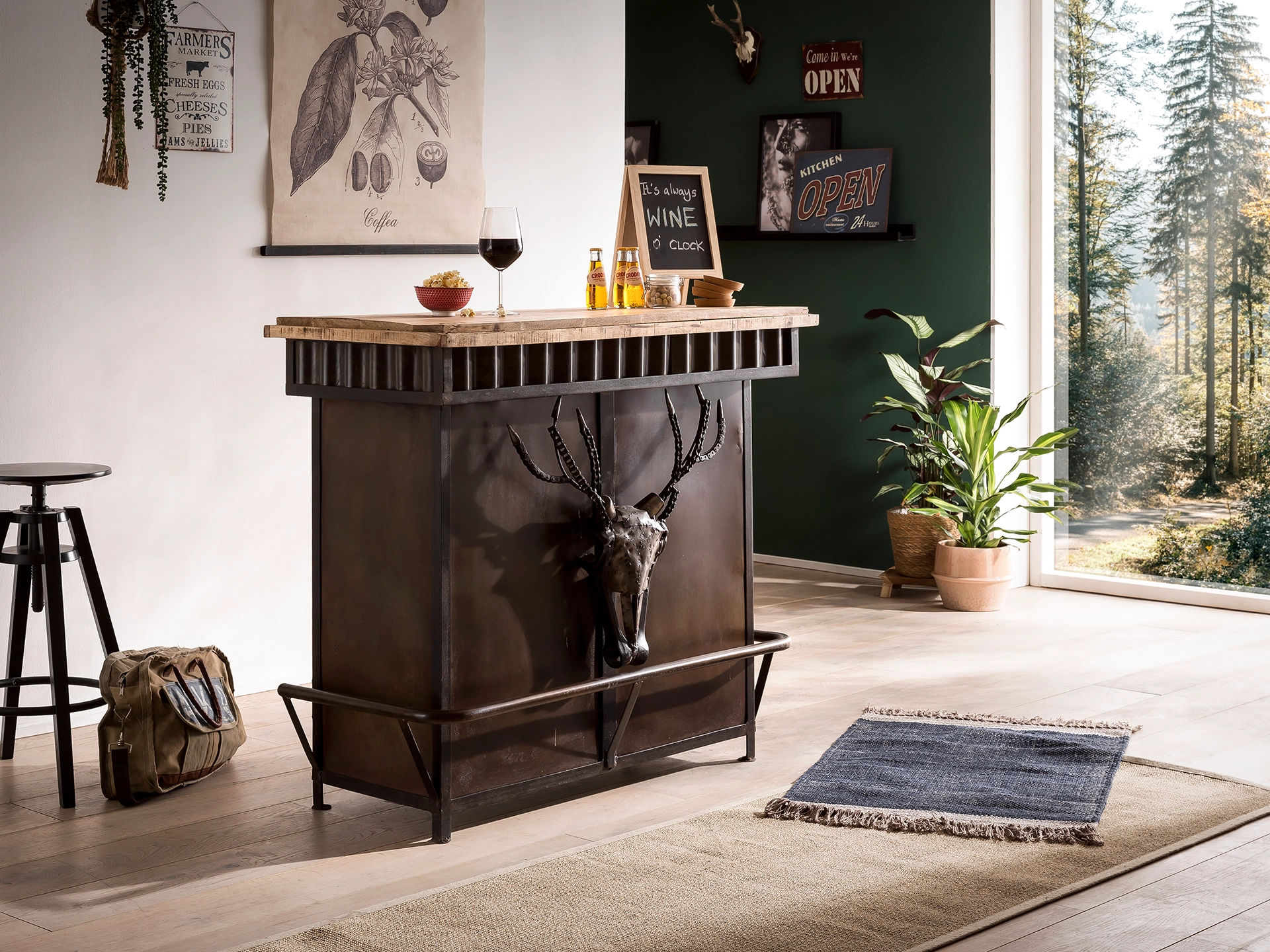 Ambienteaufnahme des Yorkshire Massivholz‑Möbels in warmem Eiche‑Finish, modernes Landhaus‑Styling mit dekorativer Einrichtung