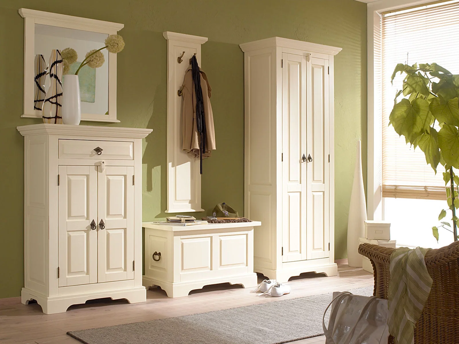 Weißes Catana Stauraum-Modul – modernes, minimalistisches Sideboard/Regal aus Holz mit klaren Linien in neutraler Ambienteaufnahme