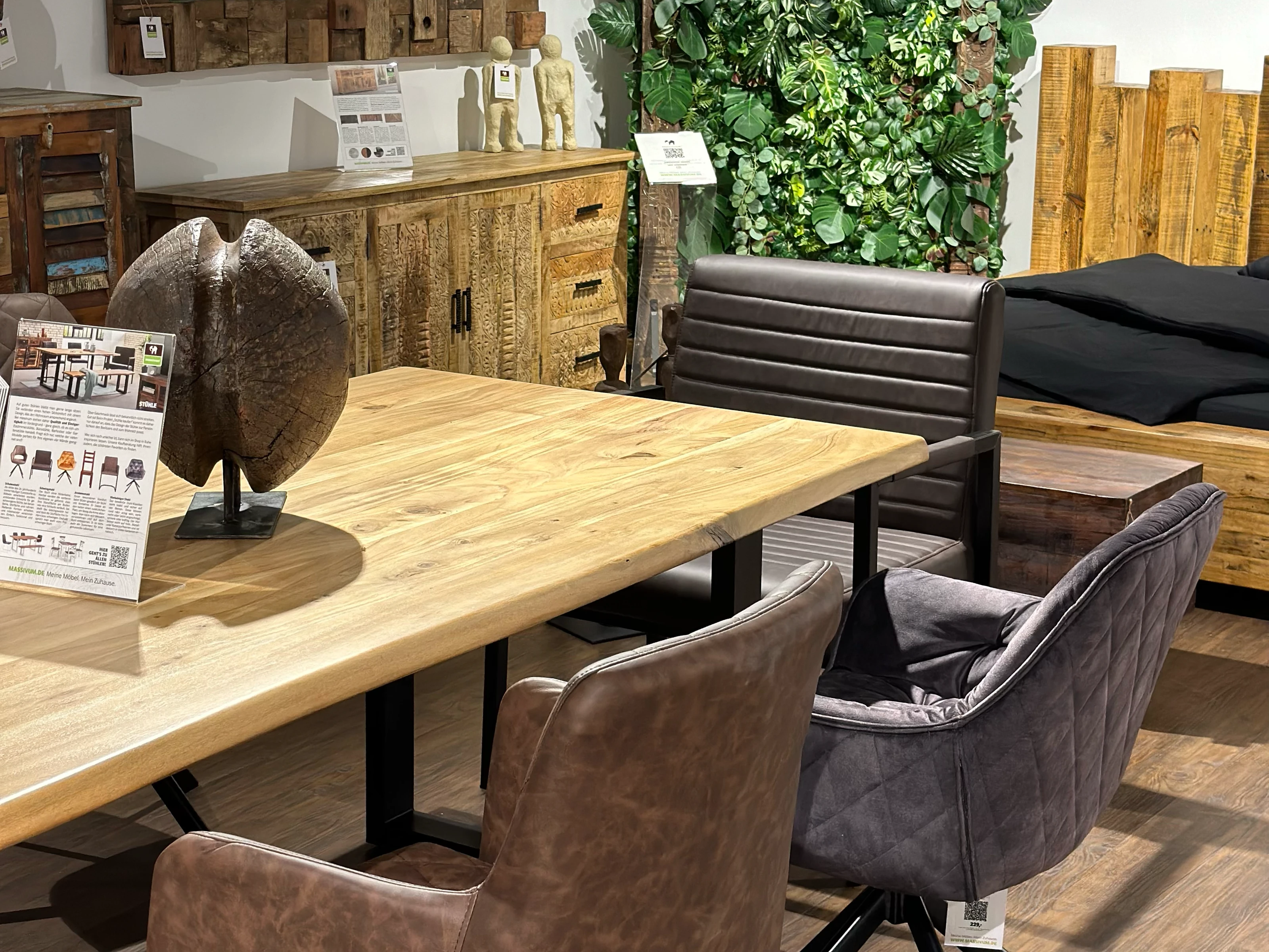 Woodkings B2B-Banner 'Anfrage Händler' mit klarer Call-to-Action, dezenter Holzoptik, freundlichen Farben und modernem Design