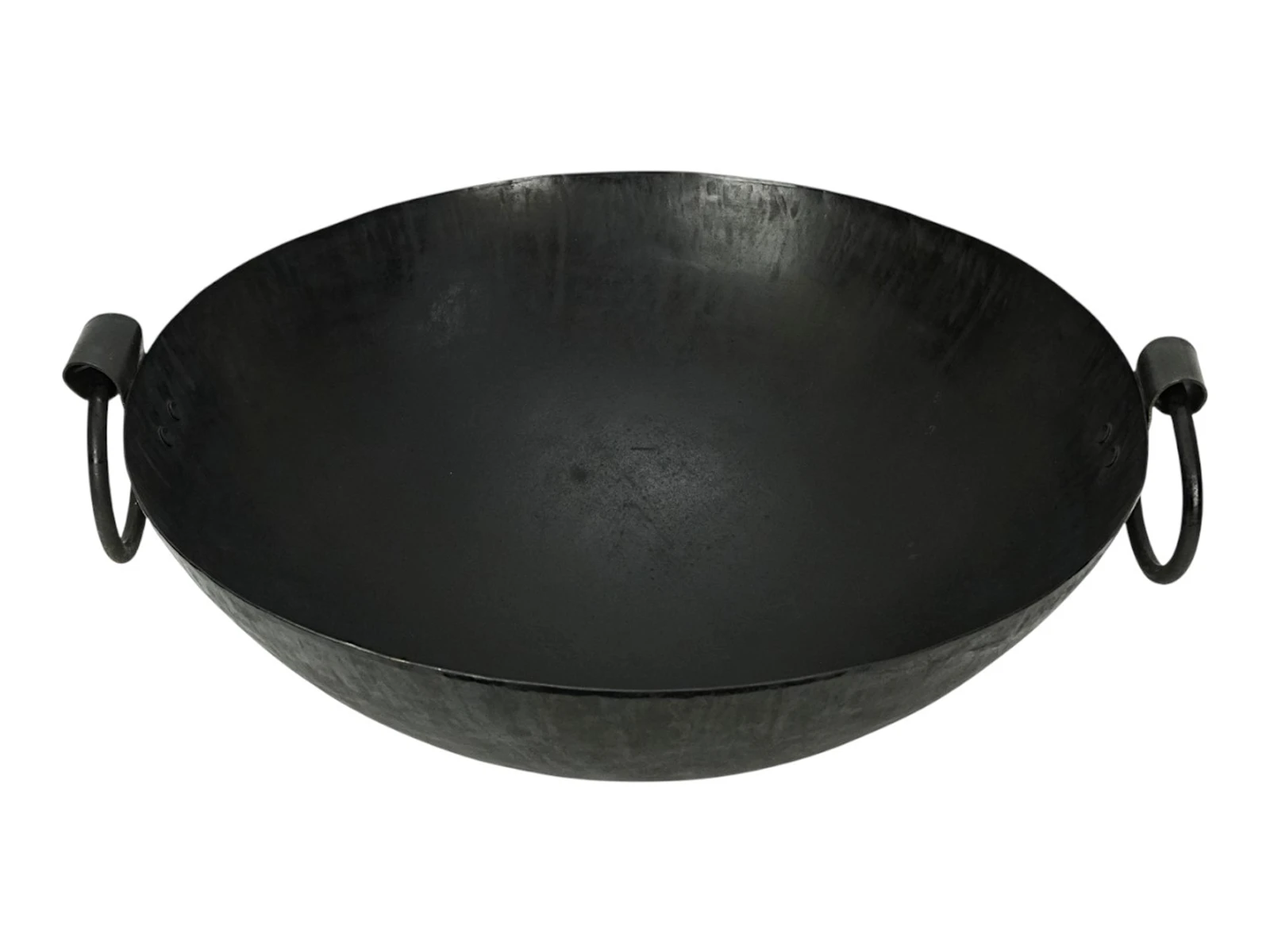 Freisteller Frontansicht Feuerschale Embero Pure (Ø50×H35 cm) aus schwarzem Metall, runde Feuerschale mit Griffen Freisteller Frontansicht Feuerschale Embero Pure (Ø50×H35 cm) aus schwarzem Metall, runde Feuerschale mit Griffen