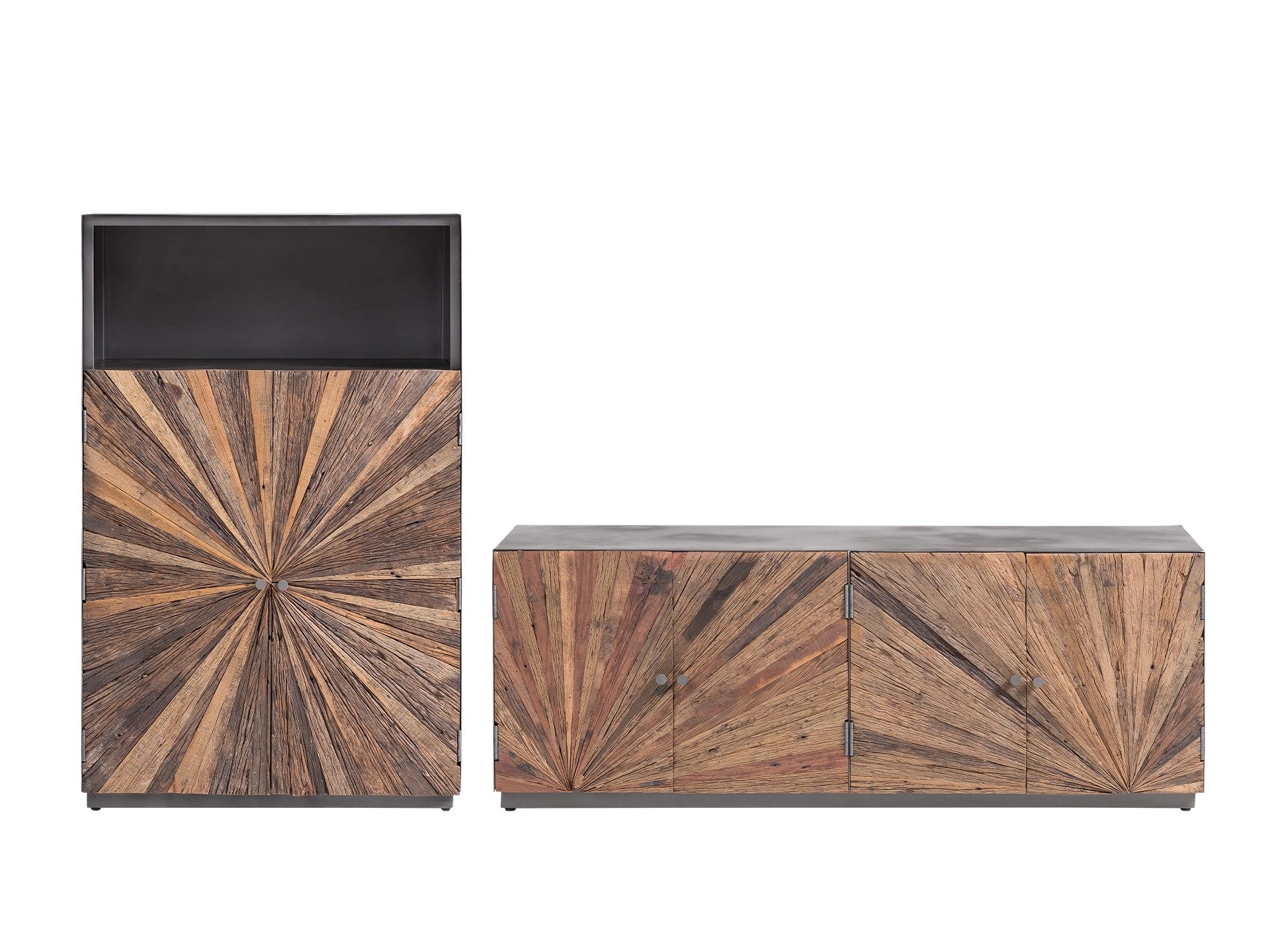 Moderne Wohnwand mit TV-Element, offenen Regalen und geschlossenen Schränken in warmer Holzoptik für Wohnzimmer