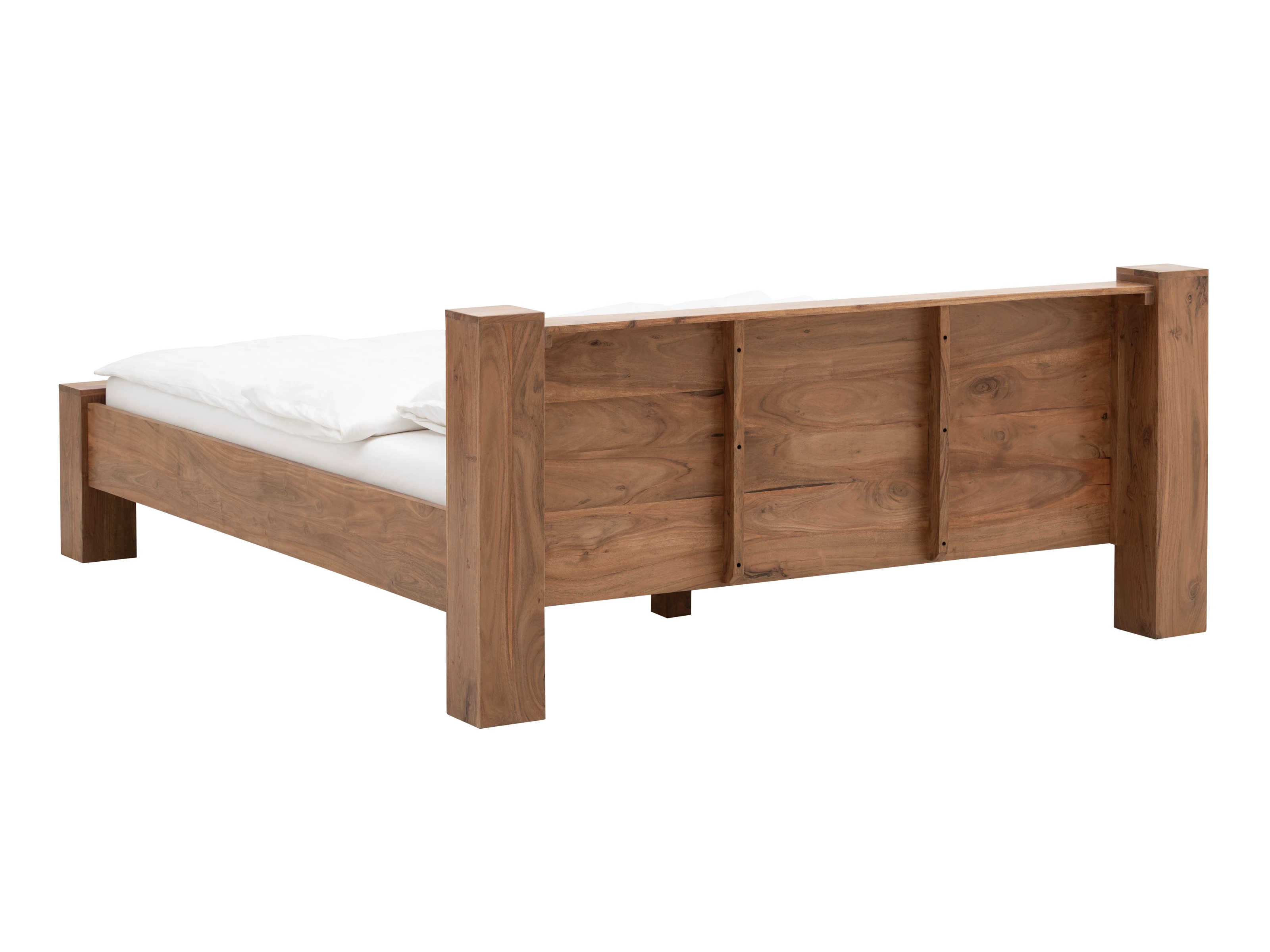 Freisteller 45°-Ansicht: Holzbett Osbon Akazie 200×200 cm, lackiertes Akazienholz in Braun, 21 cm Bodenfreiheit