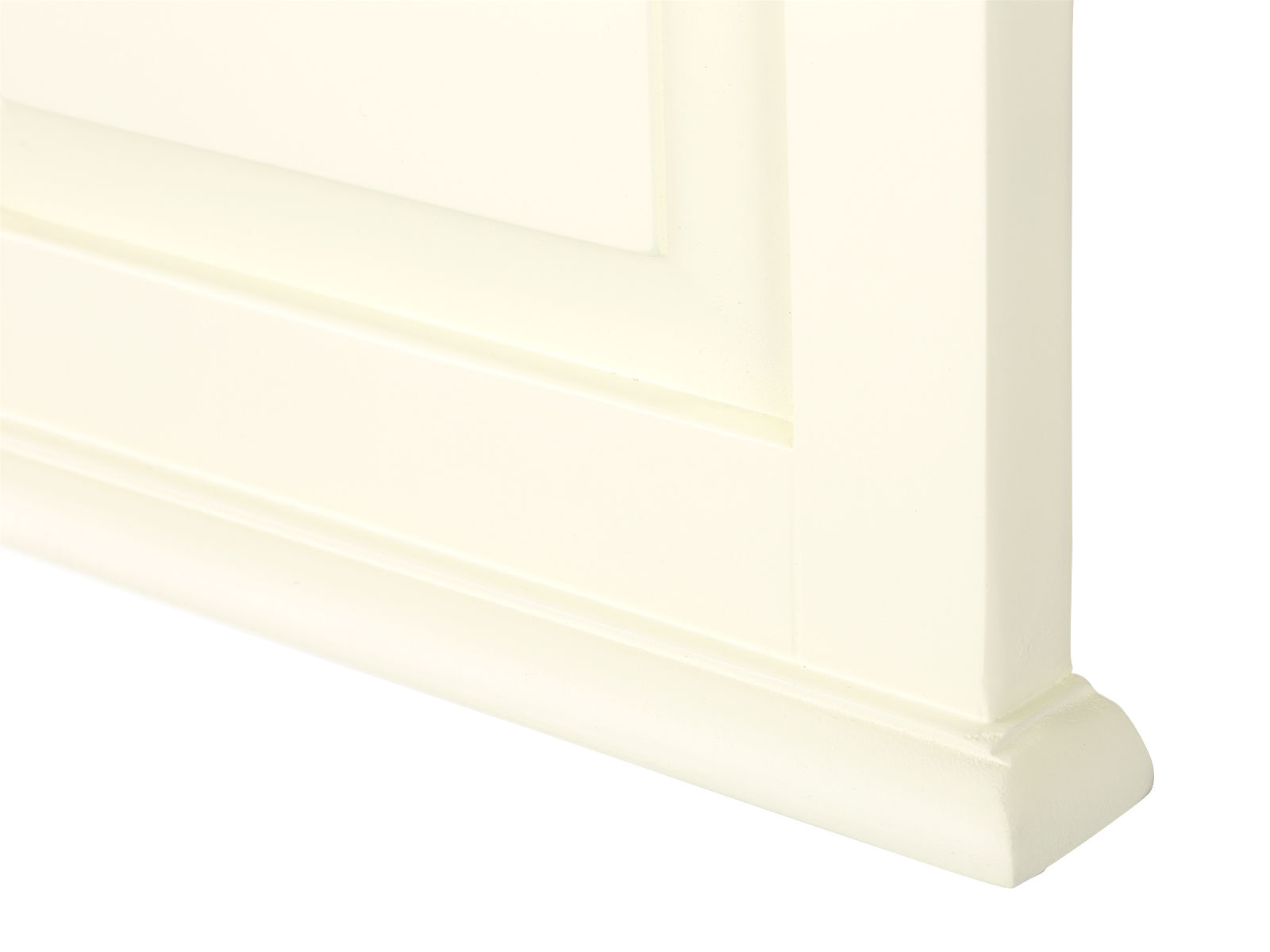 Garderobenpaneel Catana weiß – Freisteller 45° Detailansicht lackierter Pinie/MDF-Sockelleiste, 38×135×6 cm