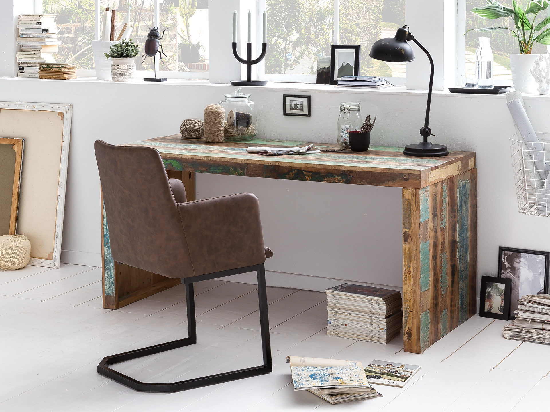 A1-Poster 'Ratgeber Homeoffice Hankey' mit modernem Homeoffice-Motiv: Schreibtisch, Laptop und ergonomischer Stuhl in hellen Farben