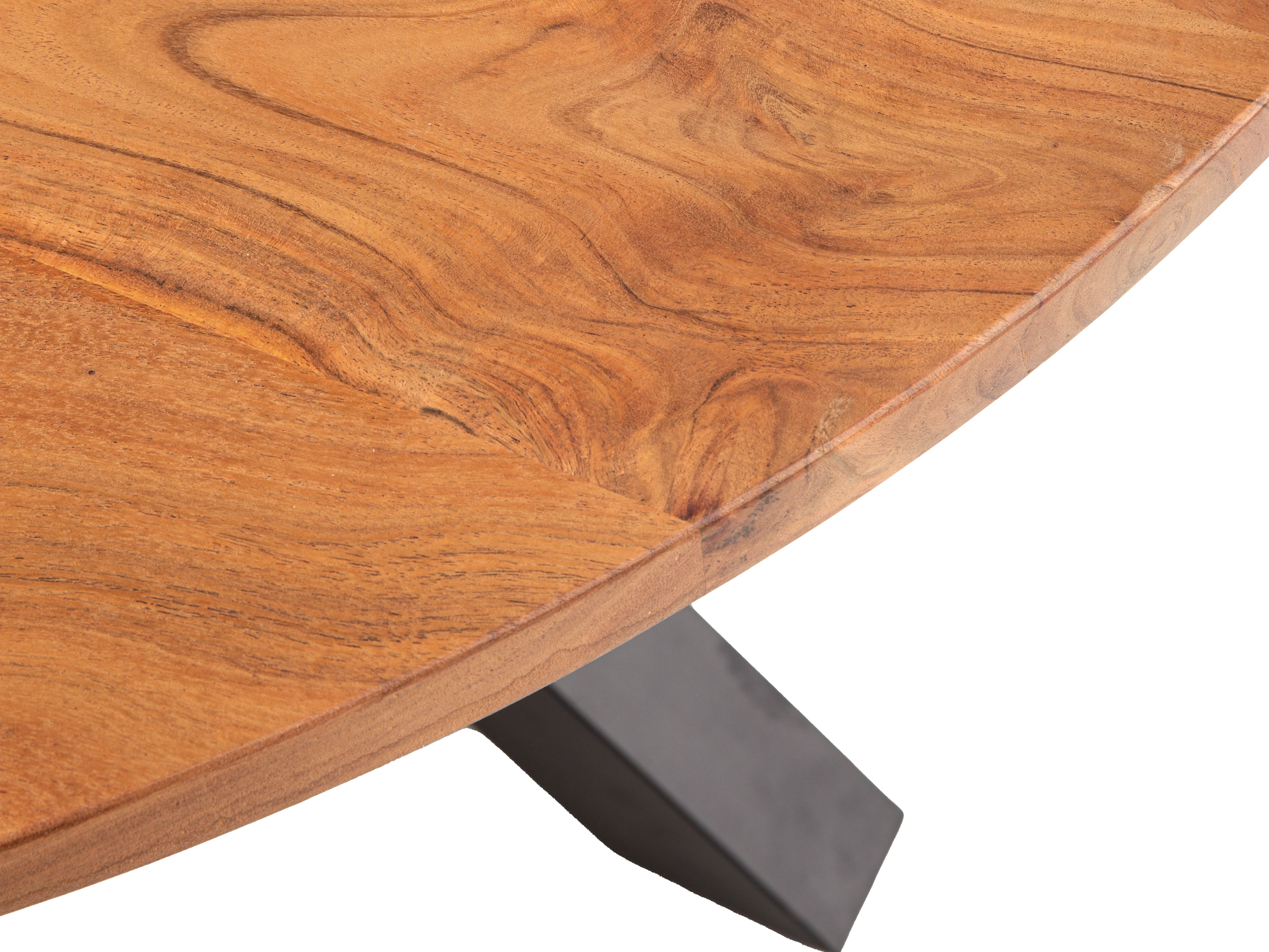 45°-Ansicht Wohnbeispiel: Esstisch Cruzar D120 cm, rund, lackiertes Akazienholz mit schwarzem X-Gestell. Essgruppe Cruzar