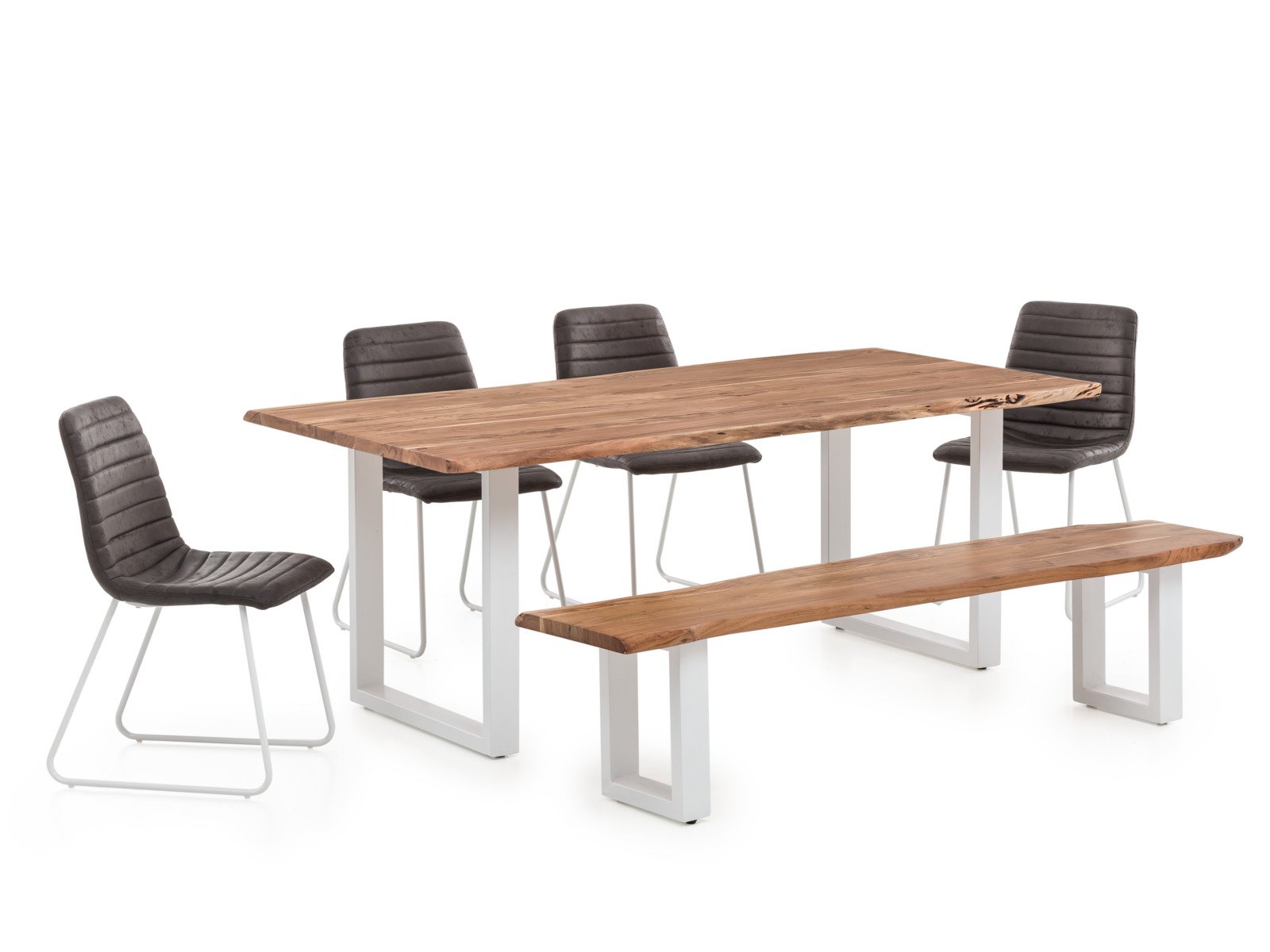 Moderner Schalenstuhl mit Holzgestell in minimalistischem Wohnambiente – skandinavisches Design, neutrale Farben, gemütlich.