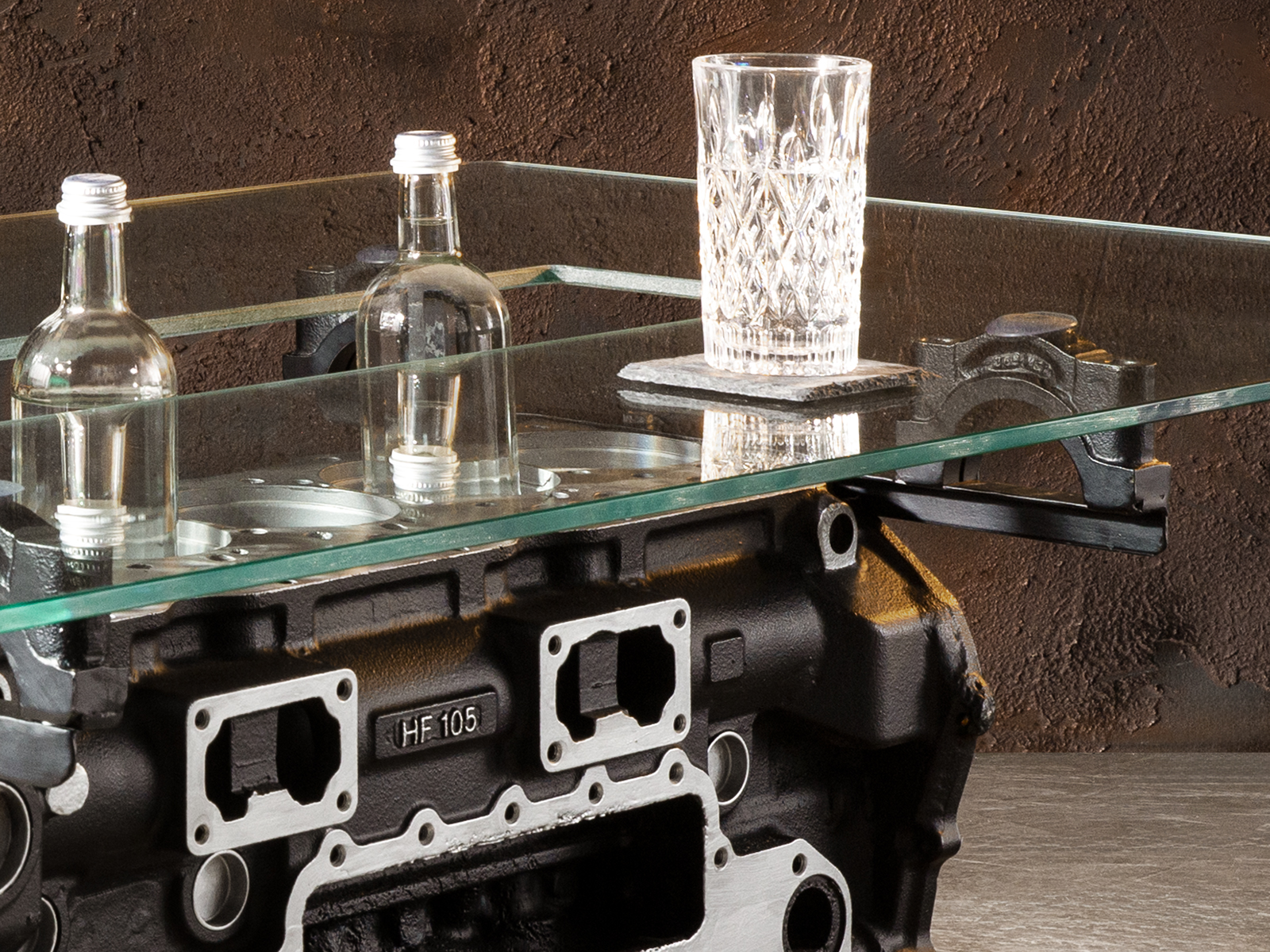 Couchtisch Engine  Couchtisch Engine