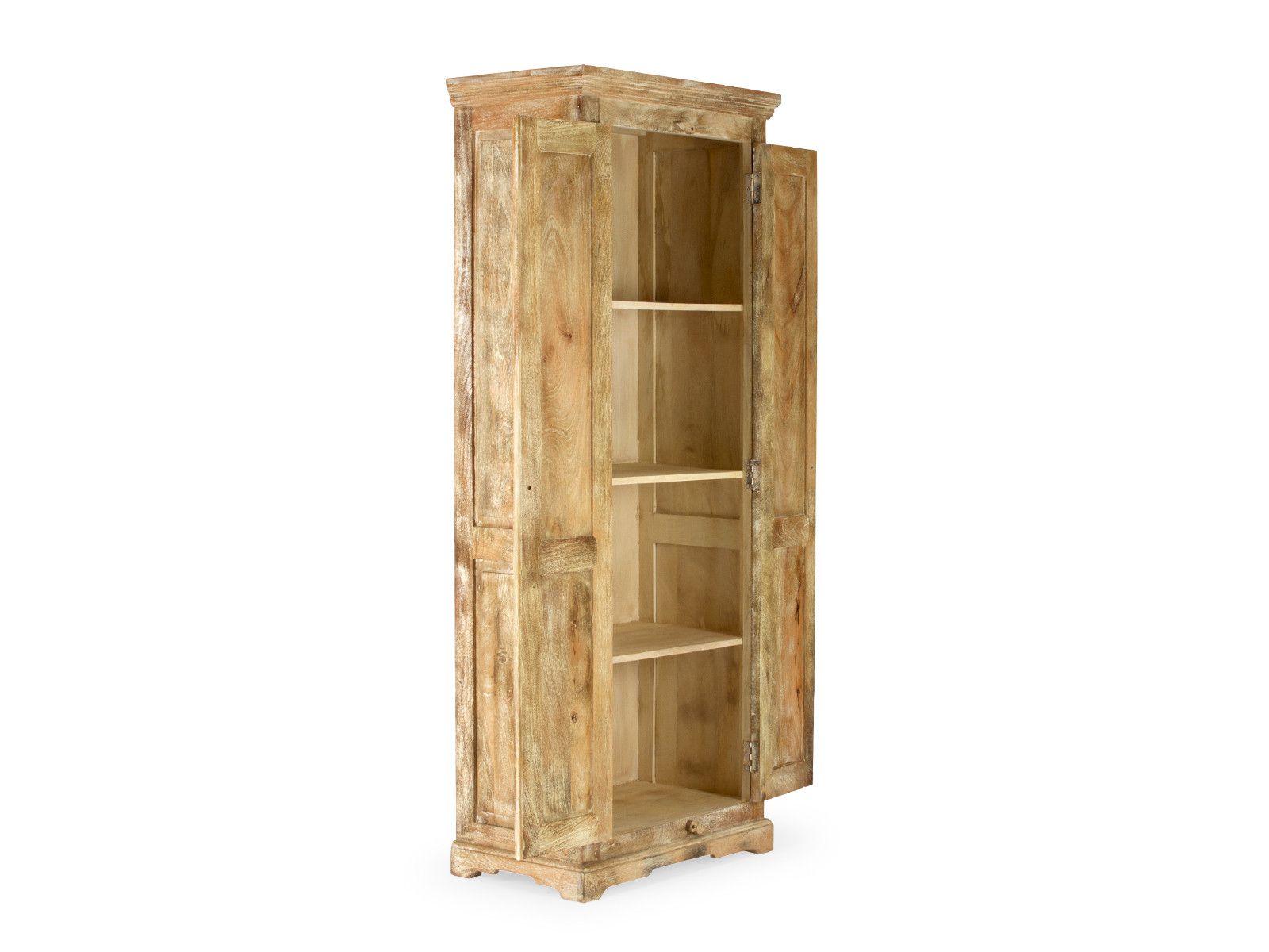 Schrank Patina freigestellt, Front geöffnet: lackierter Mangoholz-Kleiderschrank mit 2 Türen, 3 Einlegeböden (B75×H190×T44 cm), naturfarbene Patina-Oberfläche