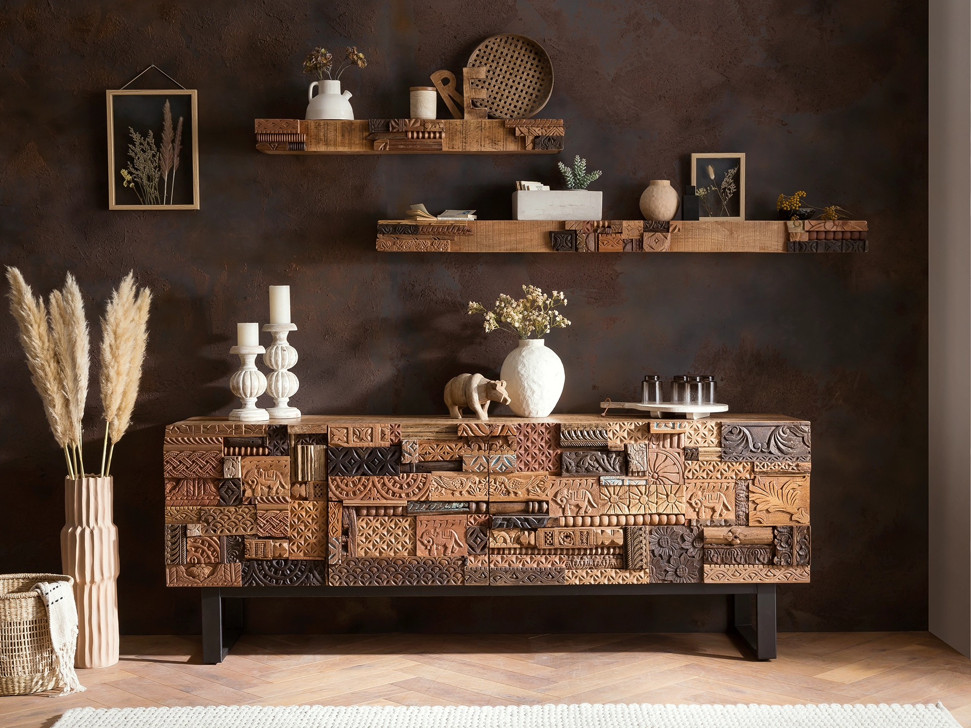 Wohnambiente mit Möbelstück "Greenland" (Ambienteaufnahmen), helles Holz, skandinavischer Stil, warme Stimmung und Dekoration