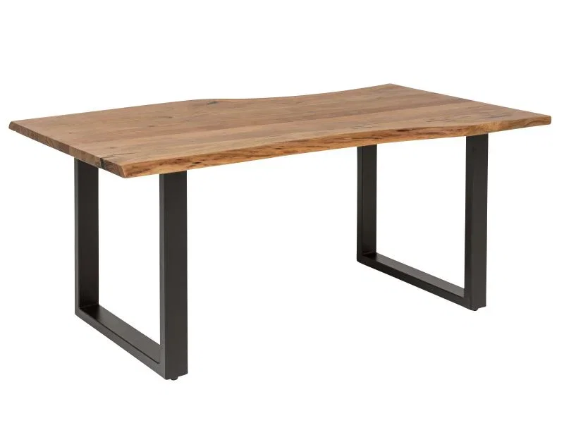 Esstisch aus Massivholz mit natürlicher Baumkante und schwarzen Metallkufen im Industrial-Stil, freigestellt auf weißem Hintergrund