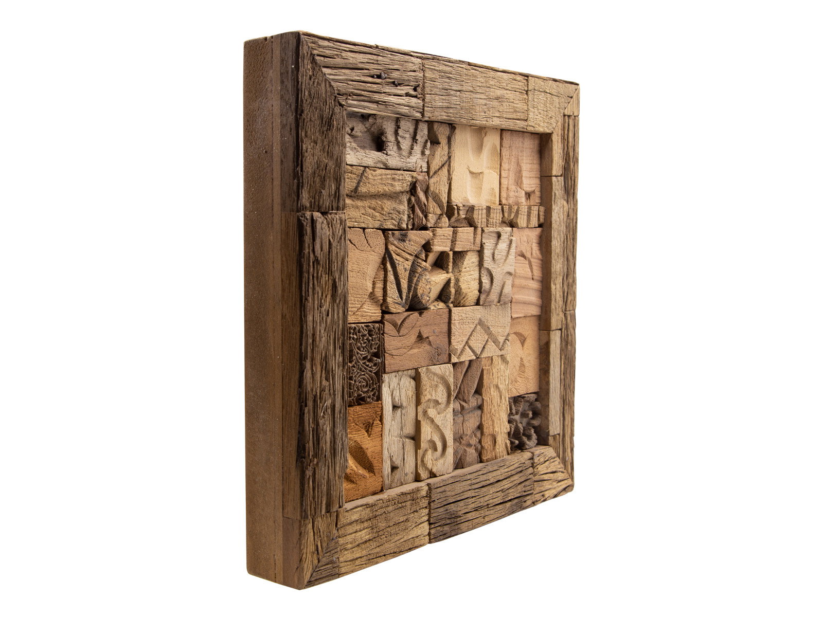 Wandbild Kavali 30×30 cm aus recyceltem Hartholz, braunes Relief in 45°-Freistelleransicht – ungeölte Oberfläche, 5 cm Tiefe
